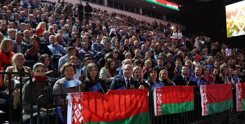 Александр Лукашенко: День народного единства стал ответом на новые попытки Запада разделить белорусский народ