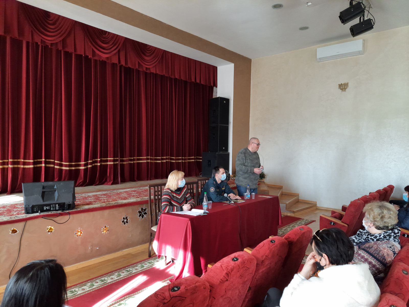 Вопросы профилактики короновирусной инфекции и вакцинации от COVID-19 рассмотрели на собрании работников учреждений соцобслуживания населения Новогрудского района