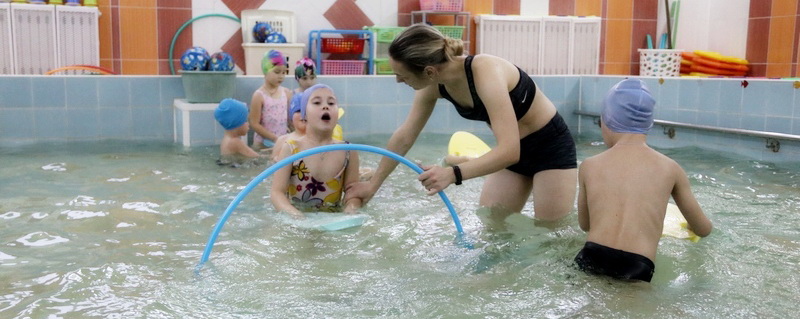 Чем полезно плавание для детей? Когда нужно начинать тренировки? Об этом и не только читайте в материале «НЖ»