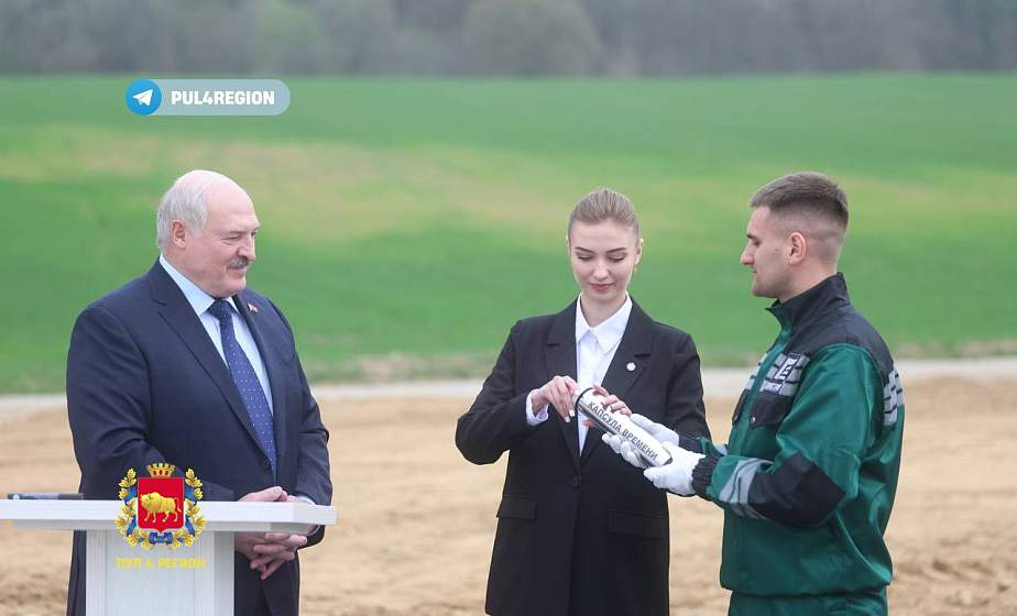 Александр Лукашенко заложил капсулу на месте строительства городской больницы в Гродно