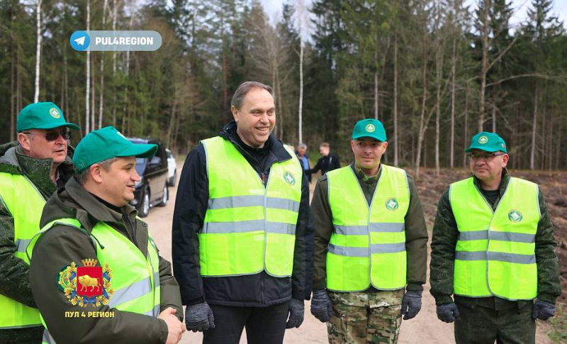 Губернатор Гродненской области Владимир Караник принял участие в республиканской акции «Аднавім лясы разам»