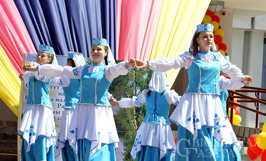 Книжные новинки, литературные встречи, выставки и презентации. 2-й областной книжный фестиваль "Кніга і час" прошел в Свислочи
