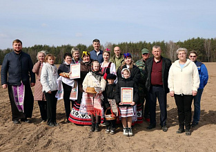 «Засевки» продолжают активно открывать сезон полевых работ!