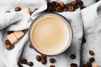 Считается ли кофе с молоком за полноценный перекус? Отвечает диетолог