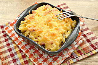 Сочное блюдо с хрустящей корочкой: рецепт запеканки из макарон с сыром
