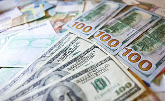 На торгах 30 апреля белорусский рубль ослаб по отношению к основным валютам