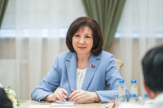 Віншаванне Старшыні Савета Рэспублікі Нацыянальнага сходу Наталлі Качанавай  з Днем Перамогі