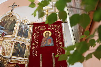 В новогрудских храмах отмечают Святую Троицу