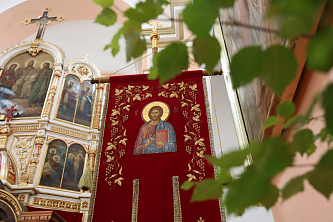 В новогрудских храмах отмечают Святую Троицу