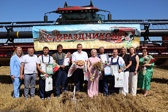 Новые тысячники принимали поздравления