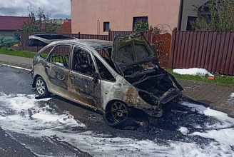 В Новогрудском районе спасатели ликвидировали пожар легкового автомобиля